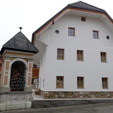 Apartmaji Pri Marodnu Бохин Екстериор снимка