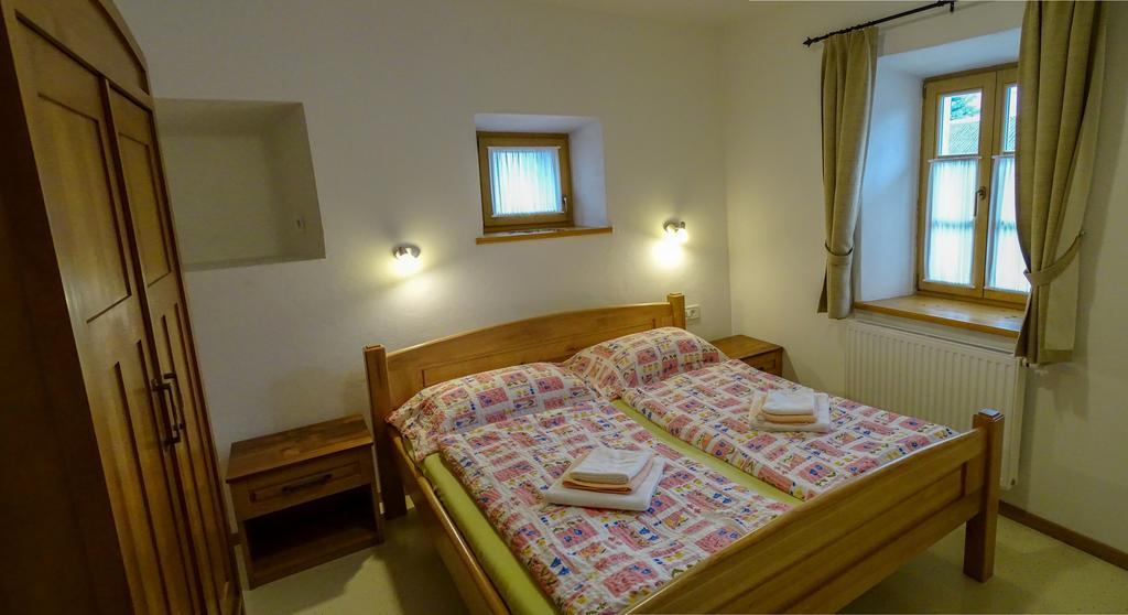 Apartmaji Pri Marodnu Бохин Екстериор снимка