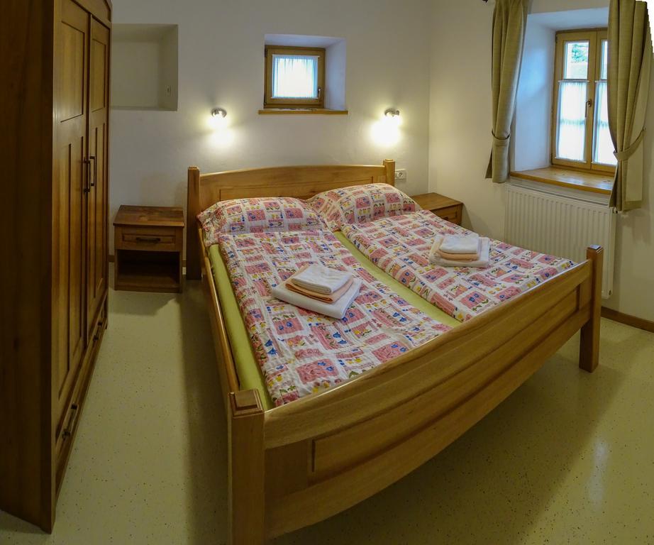 Apartmaji Pri Marodnu Бохин Екстериор снимка