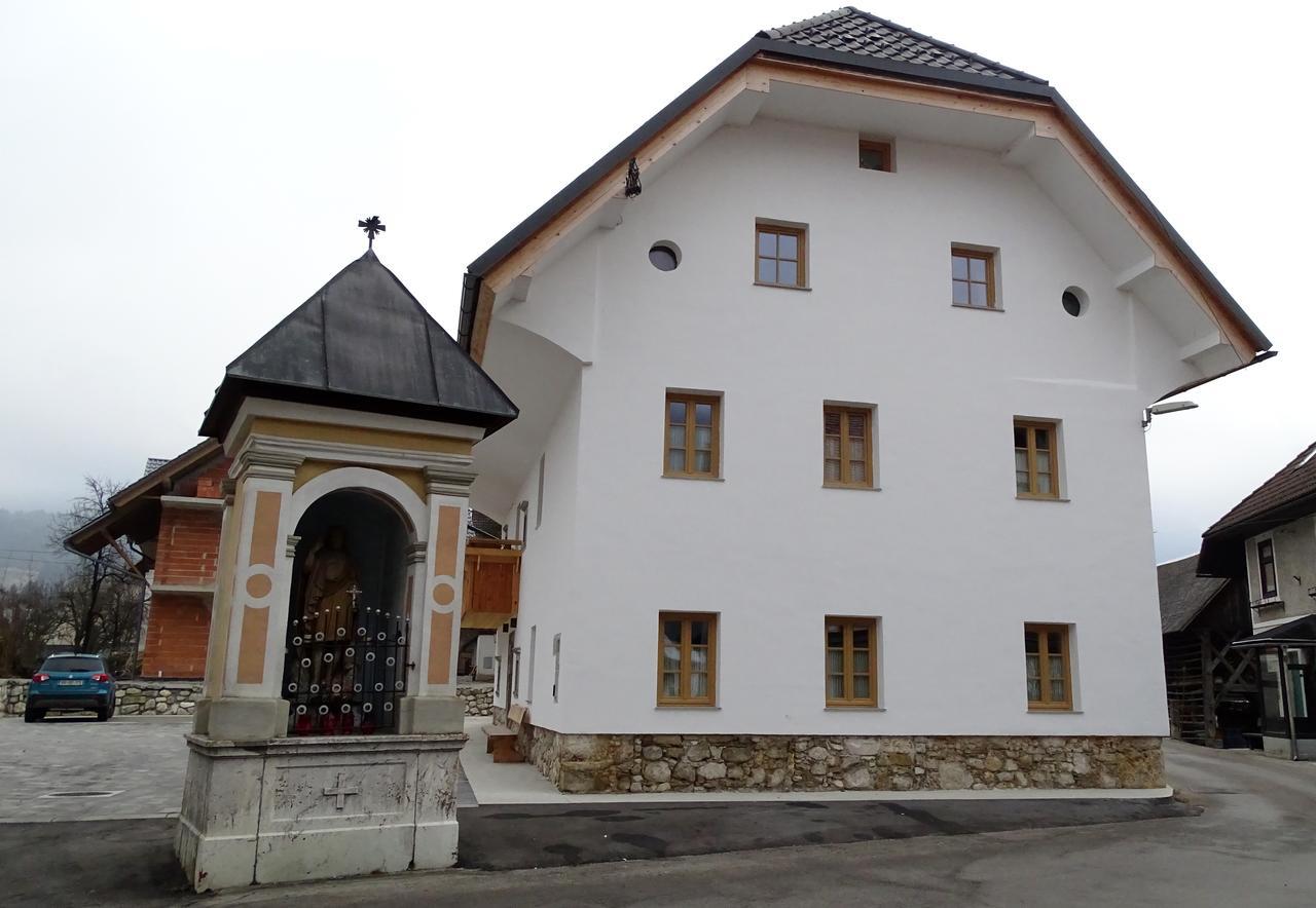 Apartmaji Pri Marodnu Бохин Екстериор снимка