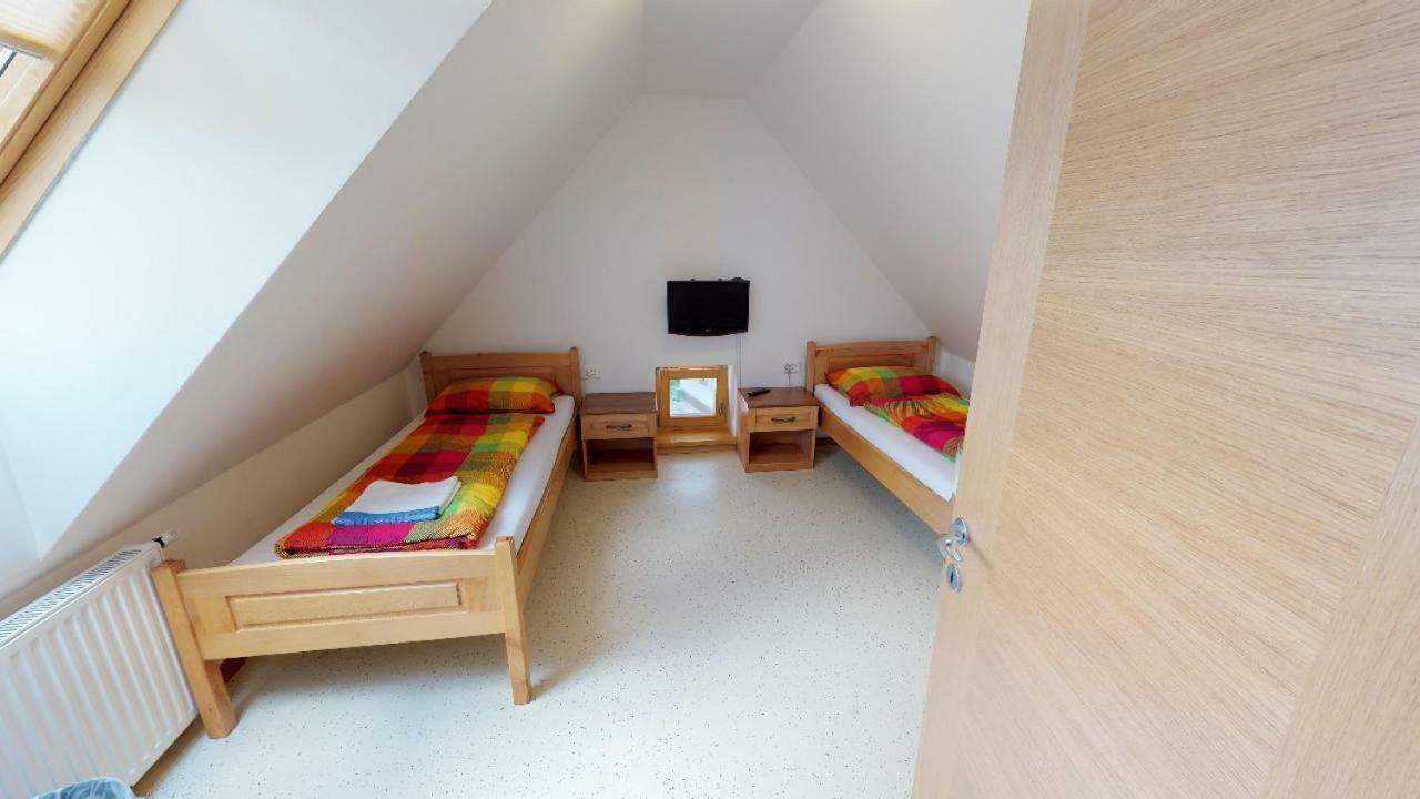 Apartmaji Pri Marodnu Бохин Екстериор снимка