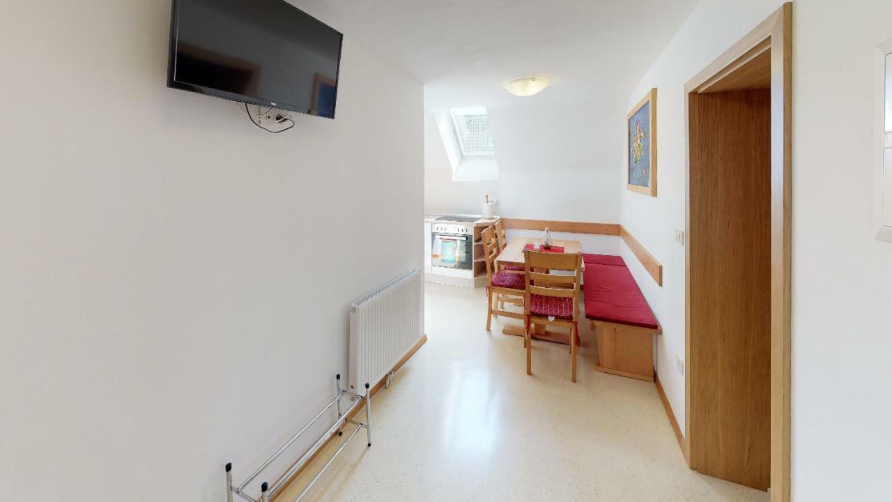 Apartmaji Pri Marodnu Бохин Екстериор снимка