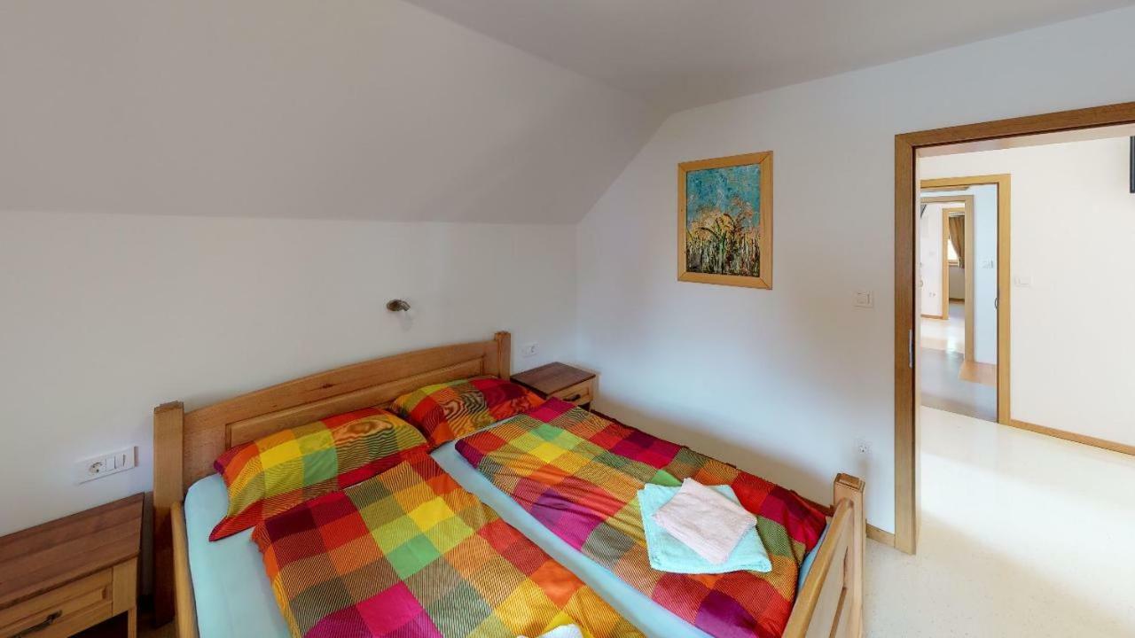 Apartmaji Pri Marodnu Бохин Екстериор снимка